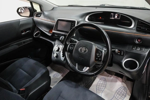Минивэн Toyota Sienta 2016 года, 1299000 рублей, Новокузнецк