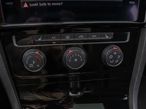 Хетчбэк Volkswagen Golf GTI 2019 года, 3255000 рублей, Краснодар