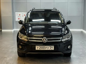 Внедорожник Volkswagen Tiguan 2013 года, 1347000 рублей, Красноярск
