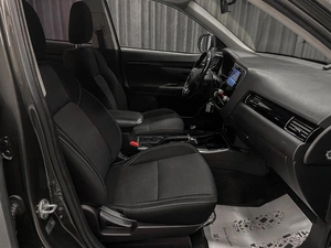 Внедорожник Mitsubishi Outlander 2020 года, 1970000 рублей, Красноярск