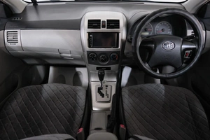 Седан Toyota Corolla Axio 2009 года, 859000 рублей, Омск