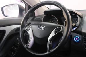 Седан Hyundai Avante 2011 года, 829000 рублей, Омск