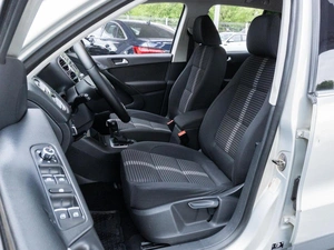 Внедорожник Volkswagen Tiguan 2011 года, 1144000 рублей, Волгоград