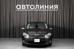 Хетчбэк Toyota Auris 2010 года, 820000 рублей, Красноярск