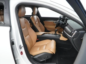 Универсал Volvo V90 Cross Country 2018 года, 2600999 рублей, Москва