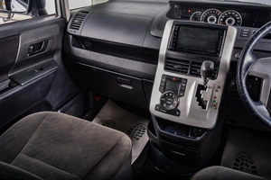 Минивэн Toyota Noah 2011 года, 1439000 рублей, Томск