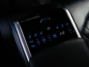 Седан Toyota Camry 2018 года, 2999000 рублей, Тюмень