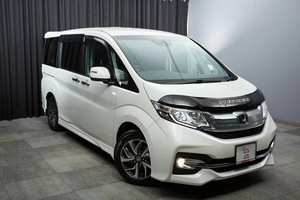 Минивэн Honda Stepwgn 2017 года, 1799000 рублей, Красноярск
