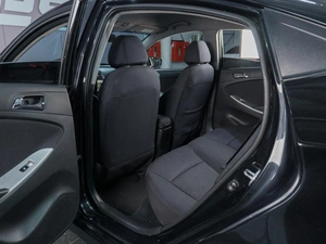 Седан Hyundai Solaris 2013 года, 949000 рублей, Сургут