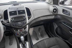 Седан Chevrolet Aveo 2012 года, 599000 рублей, Барнаул