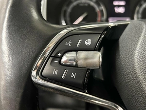 Внедорожник Skoda Karoq 2021 года, 2190000 рублей, Красноярск