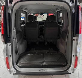 Минивэн Honda Stepwgn 2017 года, 1730000 рублей, Красноярск