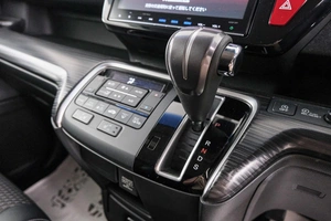 Минивэн Honda Stepwgn Spada 2016 года, 1999000 рублей, Красноярск