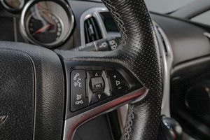 Хетчбэк Opel Astra GTC 2013 года, 1029000 рублей, Челябинск