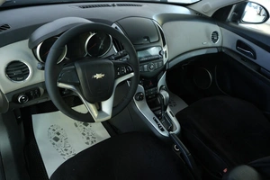 Седан Chevrolet Cruze 2013 года, 679000 рублей, Омск