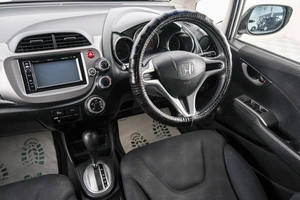 Хетчбэк Honda Fit 2012 года, 829000 рублей, Красноярск