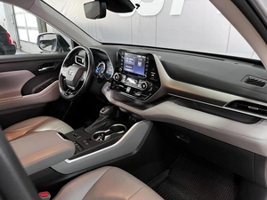 Внедорожник Toyota Highlander 2021 года, 4999000 рублей, Нижневартовск