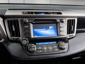 Внедорожник Toyota RAV4 2015 года, 2180000 рублей, Тюмень