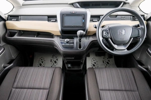 Минивэн Honda Freed 2017 года, 1499000 рублей, Красноярск