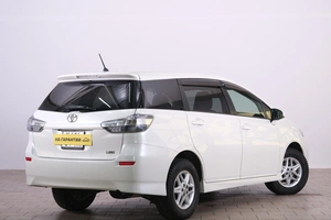 Минивэн Toyota Wish 2017 года, 1819000 рублей, Омск