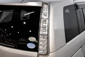 Минивэн Toyota Isis 2011 года, 1299000 рублей, Барнаул