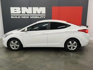 Седан Hyundai Elantra 2013 года, 1200000 рублей, Курск