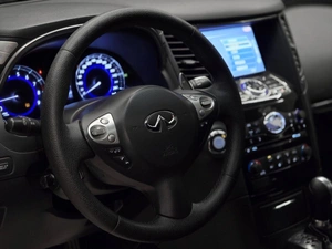 Внедорожник Infiniti QX70 2013 года, 1699000 рублей, Красноярск