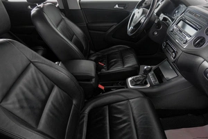 Внедорожник Volkswagen Tiguan 2011 года, 1189000 рублей, Кемерово