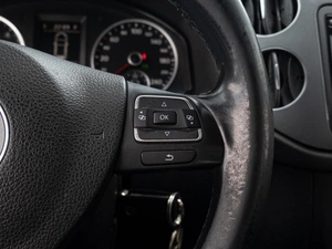 Внедорожник Volkswagen Tiguan 2012 года, 1210000 рублей, Краснодар