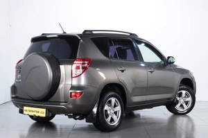 Внедорожник Toyota RAV4 2010 года, 1359000 рублей, Челябинск