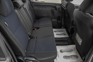 Минивэн Toyota Voxy 2018 года, 2089000 рублей, Барнаул