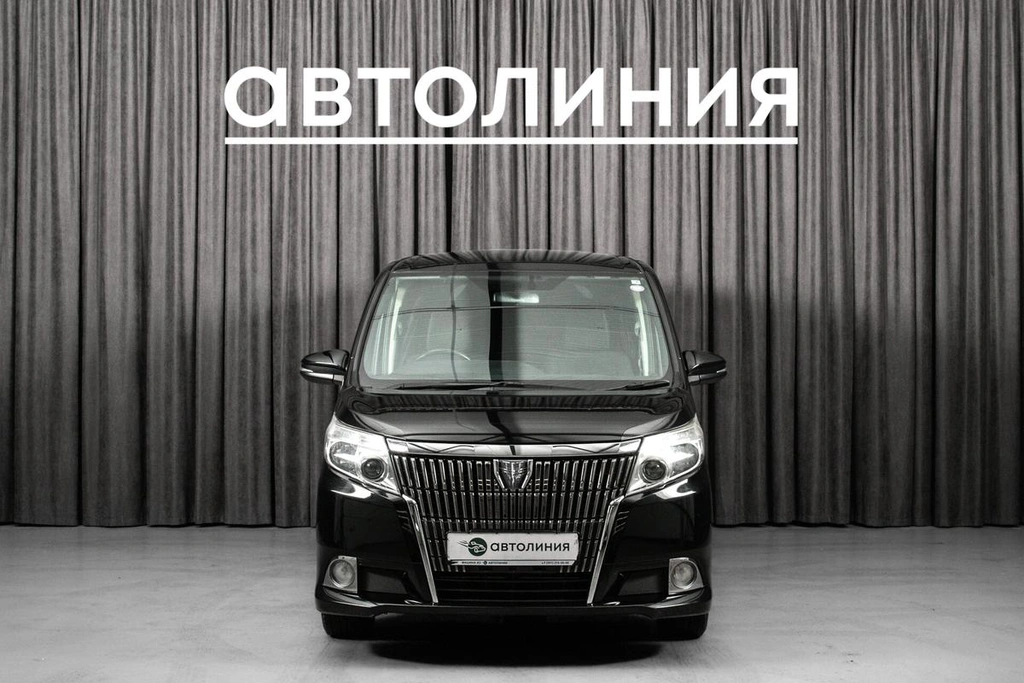 Минивэн Toyota Esquire 2015 года, 1675000 рублей, Красноярск
