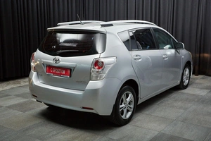 Минивэн Toyota Verso 2010 года, 999000 рублей, Красноярск