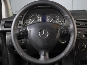 Хетчбэк Mercedes-benz A-класс 2012 года, 920000 рублей, Омск