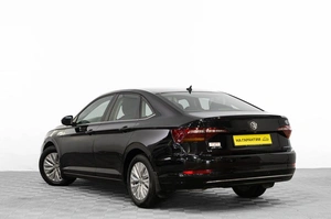 Седан Volkswagen Jetta 2018 года, 1349000 рублей, Барнаул