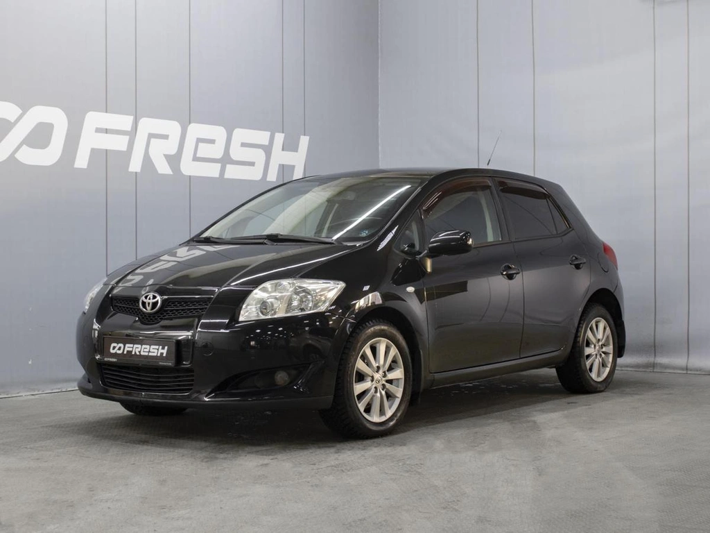 Хетчбэк Toyota Auris 2007 года, 680000 рублей, Омск