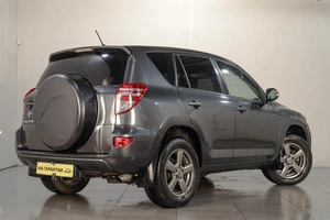 Внедорожник Toyota RAV4 2012 года, 1599000 рублей, Челябинск