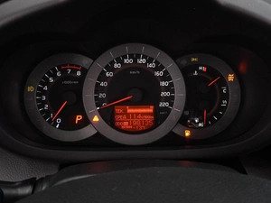 Внедорожник Toyota RAV4 2011 года, 1421000 рублей, Воронеж