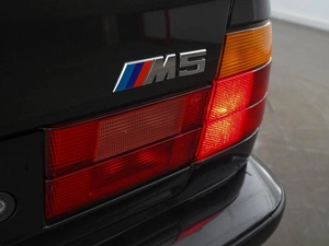 Седан BMW M5 1991 года, 5599777 рублей, Москва