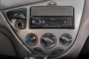 Хетчбэк Ford Focus 2001 года, 249000 рублей, Томск