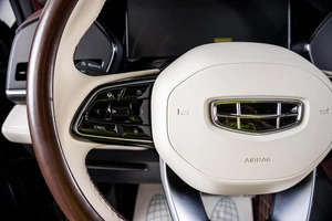 Внедорожник Geely Monjaro 2023 года, 3249000 рублей, Пермь