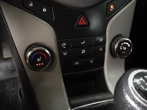 Хетчбэк Chevrolet Cruze 2012 года, 680000 рублей, Минеральные Воды