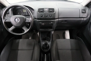 Хетчбэк Skoda Fabia 2013 года, 819000 рублей, Омск