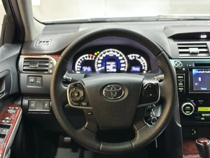 Седан Toyota Camry 2013 года, 1997000 рублей, Красноярск