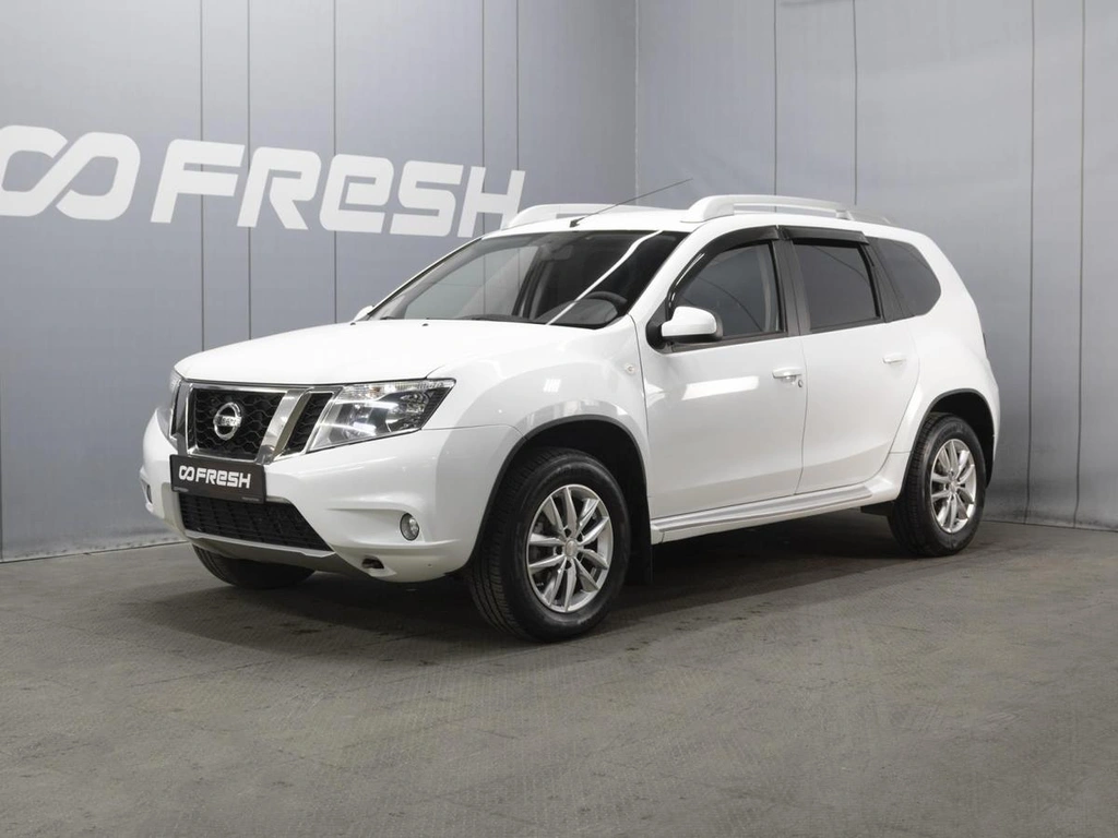 Внедорожник Nissan Terrano 2016 года, 1290000 рублей, Омск