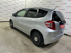 Хетчбэк Honda Fit 2009 года, 529000 рублей, Красноярск