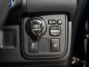 Минивэн Toyota Wish 2013 года, 1460000 рублей, Красноярск