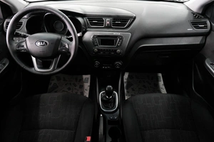 Седан Kia Rio 2013 года, 869000 рублей, Омск