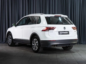 Внедорожник Volkswagen Tiguan 2018 года, 2490000 рублей, Волгоград