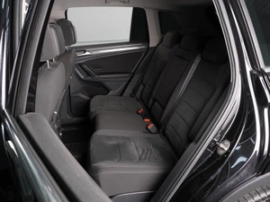Внедорожник Volkswagen Tiguan 2018 года, 2876000 рублей, Красный Пахарь
